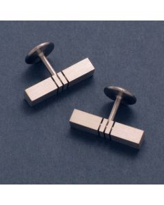 Cufflink square with rills