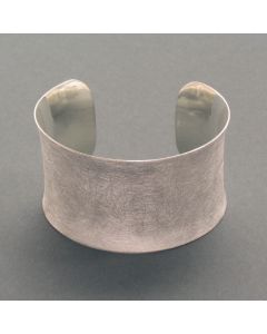 Concave silver Bangle