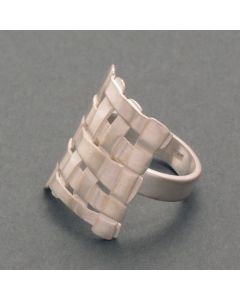 “Lattice” Untarnished Silver Ring