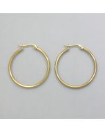 Small hoops gold look