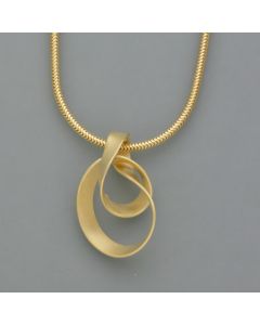 Gold-plated tagliatelle pendant