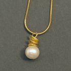 Pendant white Pearl with gold-plated silver elements