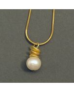 Pendant white Pearl with gold-plated silver elements