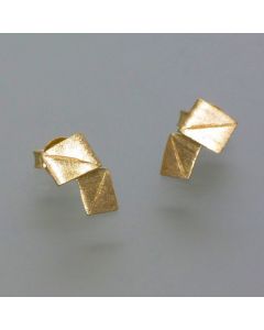 "Four corners" ear studs, gold-plated