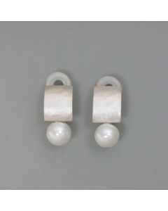 Pearl ear clips with silver