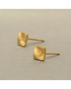Gold-Plated Wavy Square Ear Studs