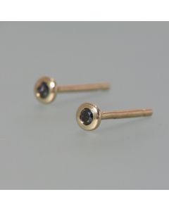 Studs set with brillant in 20k yellow gold