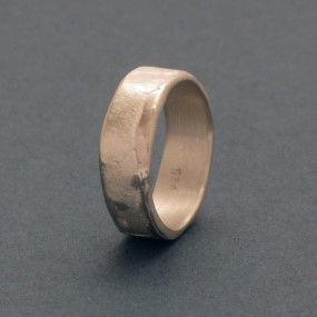 silver ring without allergic reactions